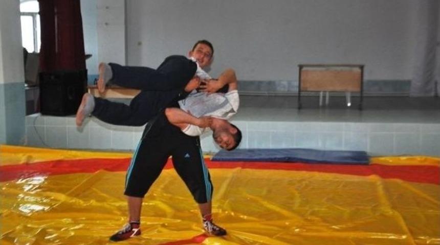 Bigalı G&uuml;reş&ccedil;iler Bulgaristan Yolunda