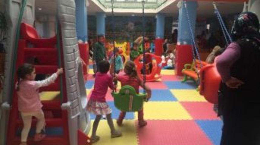 &Ccedil;ocuk Hastanesine Yeni Oyun Parkı