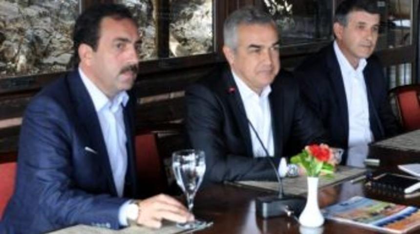 Savaş; &ldquo;&uuml;lke Ekonomisinin Yarısını İnşaat Sekt&ouml;r&uuml; Oluşturuyor"