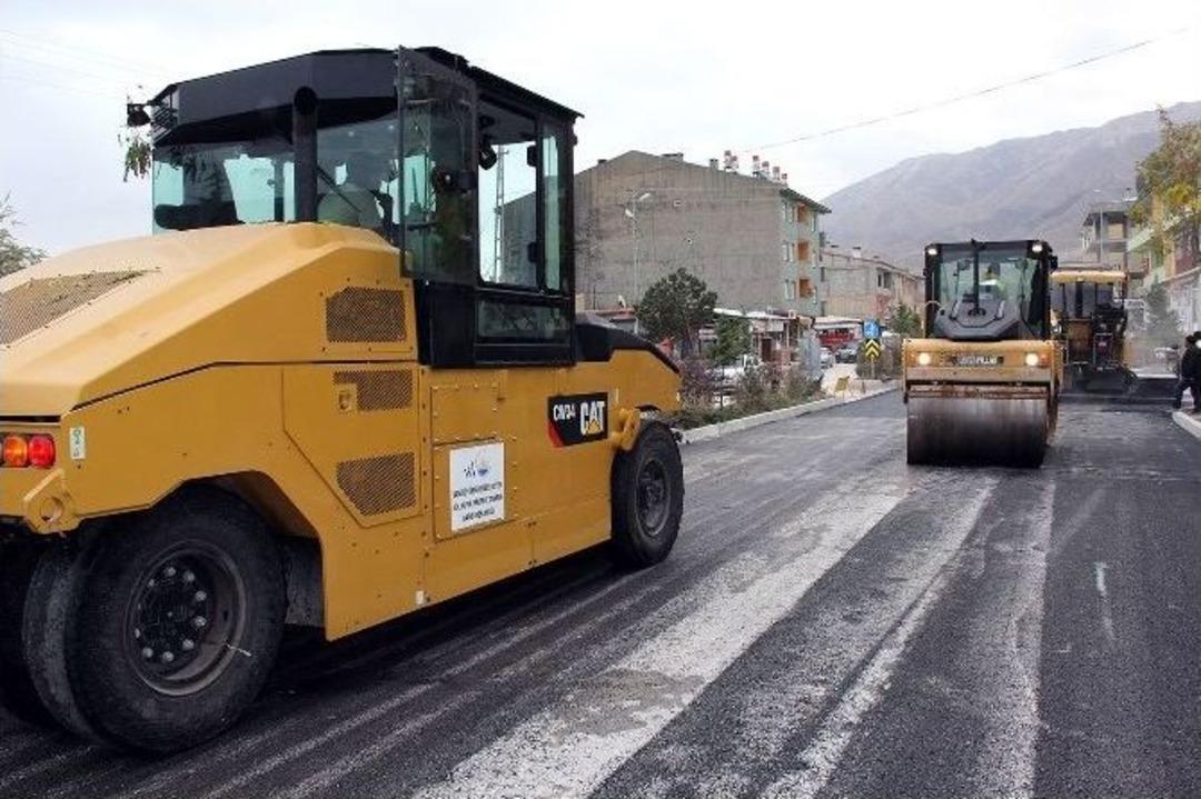 Van B&uuml;y&uuml;kşehir Belediyesi&rsquo;nin Gevaş İl&ccedil;esinde Yol Yapım &Ccedil;alışmaları
