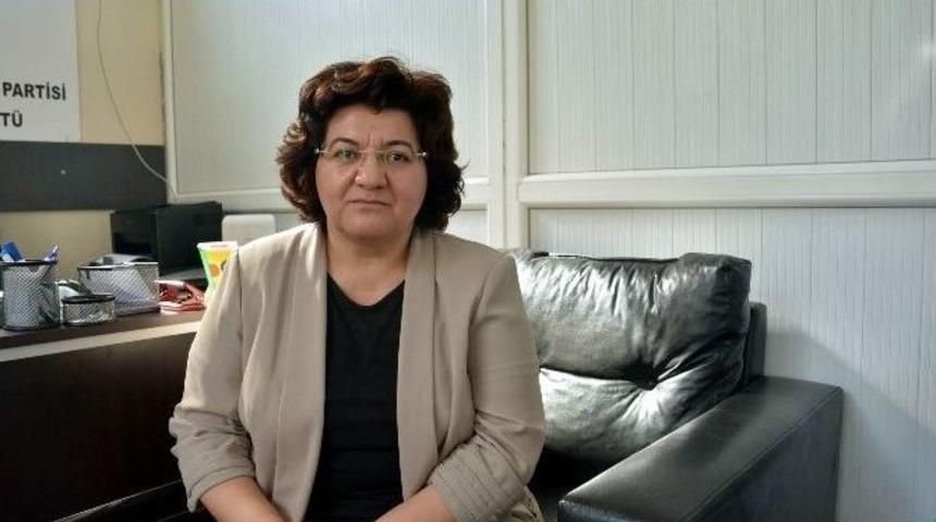 Dbp Eş Genel Başkanı Emine Ayna&rsquo;dan Baro Başkanı El&ccedil;i&rsquo;nin G&ouml;zaltına Alınmasına Tepki