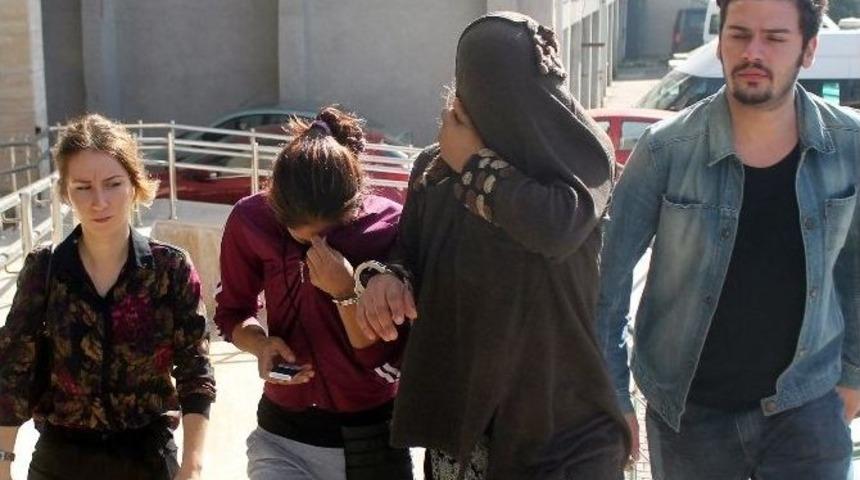 Bir Eve Girmeye &Ccedil;alışan D&ouml;rt Kadın Yakalandı