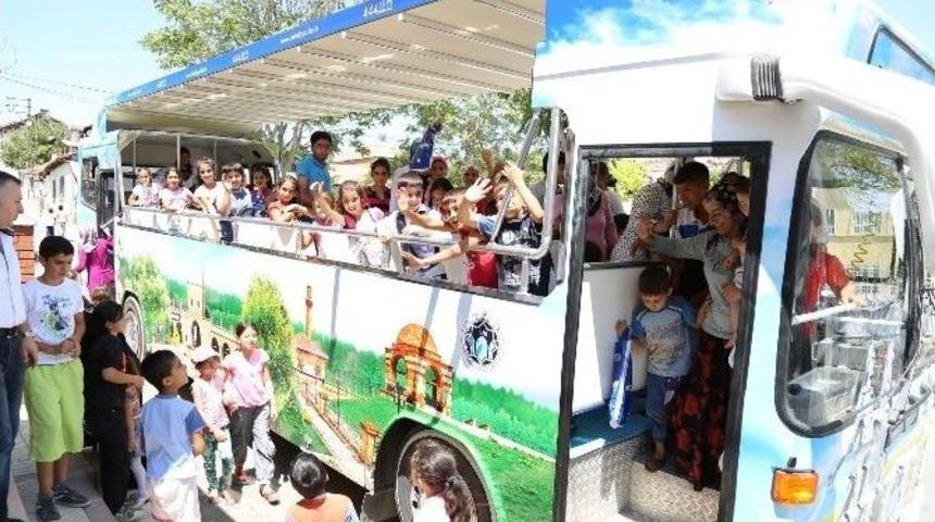 Tur Otob&uuml;s&uuml; İle 7 Bin Kişi Tarihe Yolculuk Yaptı