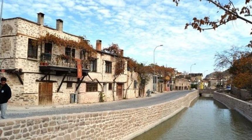 Tarihi Kentler Birliği&rsquo;nden Sel&ccedil;uklu Belediyesi&rsquo;ne &Ouml;d&uuml;l