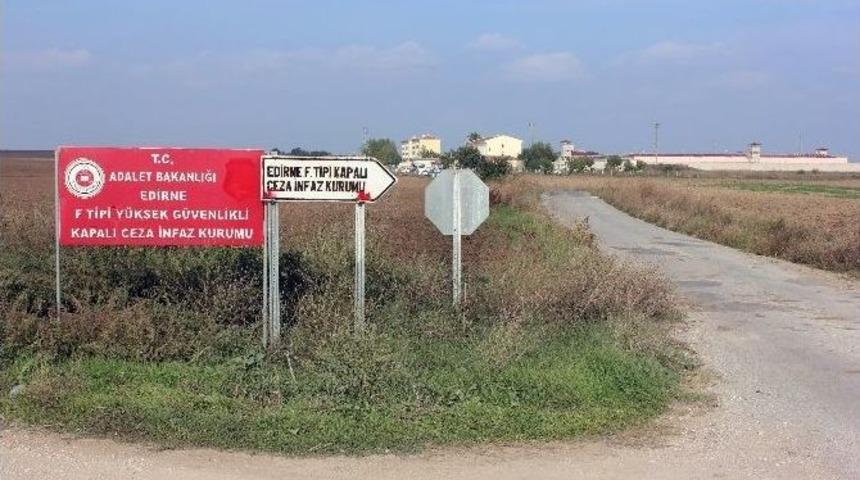 &Ccedil;akıcı, Cezaevinde Saldırıya Uğradı