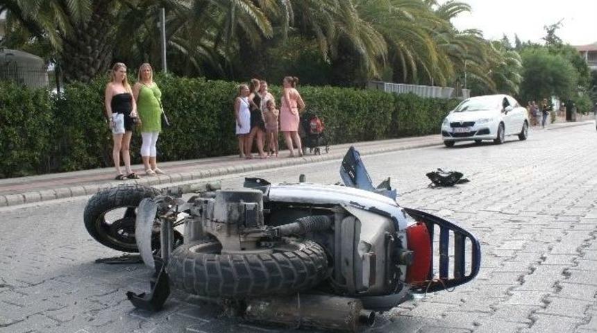 Kaza Yerinden Yaralı Halde Ka&ccedil;tılar