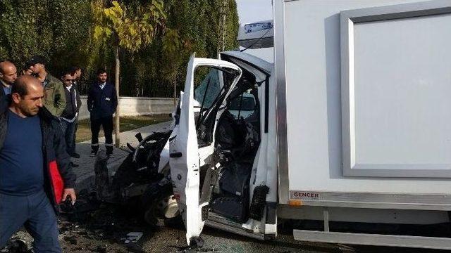 Van’da Trafik Kazası: 4 Yaralı