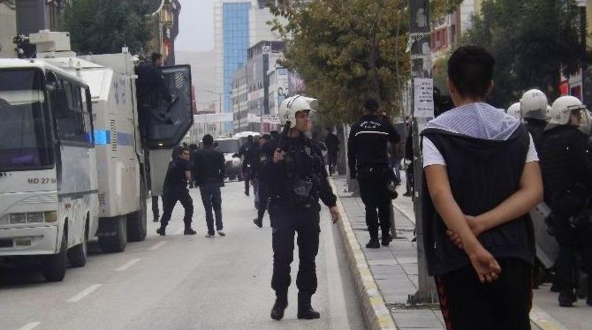 Başbakan Davutoğlu Yaralıları Ziyaret Etti