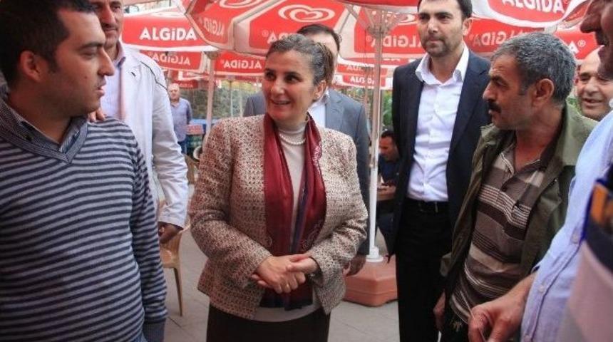 Vatandaştan Ak Parti&rsquo;li T&uuml;lay Kaynarca&rsquo;ya: &ldquo;tek &Ccedil;aremiz Sizsiniz&rdquo;