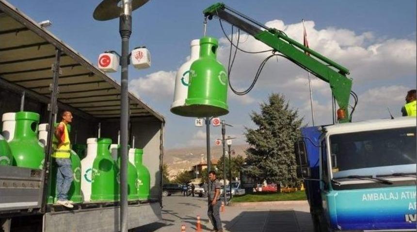 &Uuml;rg&uuml;p&rsquo;e 25 Adet Cam Kumbarası Yerleştirildi