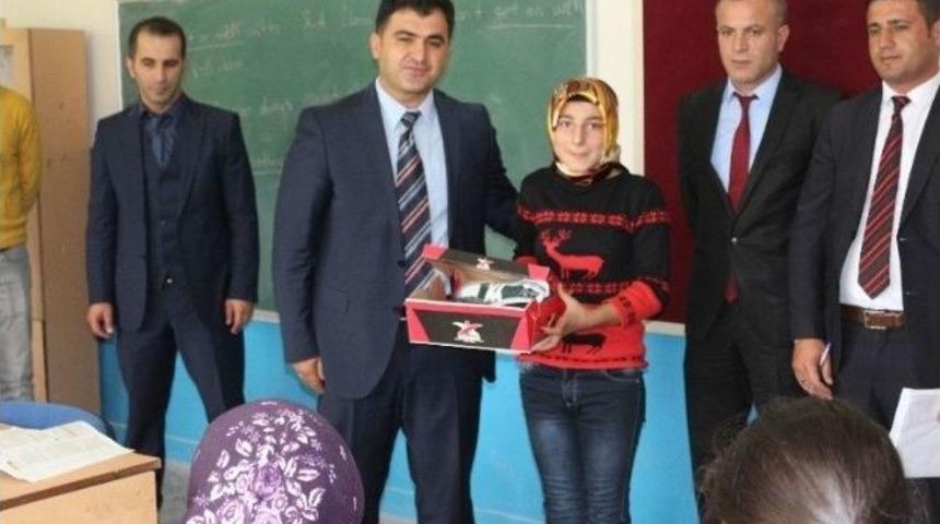 Bulanıklı Kaymakam Hemşehrilerini Unutmadı