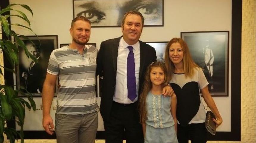 10 Yaşındaki Keman Virti&ouml;z&uuml;ne Anlamlı Hediye