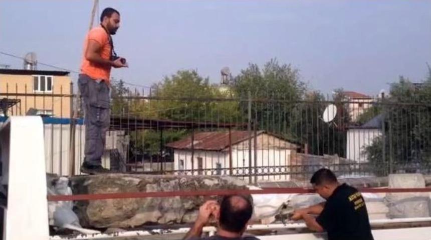 Tarihin &Uuml;zerinde Zıpladı