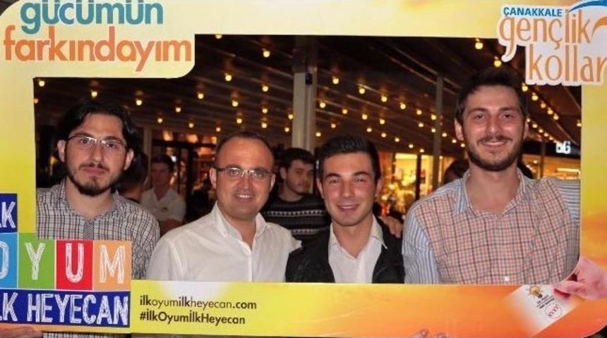 Turan, İlk Kez Oy Kullanacak Gen&ccedil;lerle Buluştu