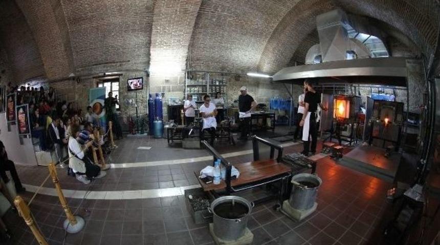 Cam Şekil Almaya Devam Ediyor