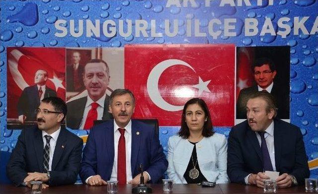 Ak Parti Genel Başkan Yardımcısı Özdağ Sungurlu’da Partililerle Bir Araya Geldi