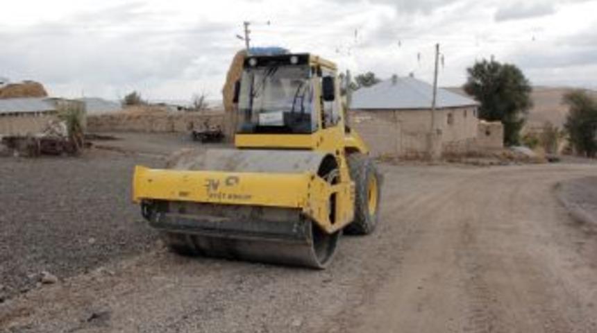 Van B&uuml;y&uuml;kşehir Belediyesi&rsquo;nden Yol Yapım &Ccedil;alışması