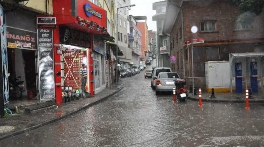 Balıkesir&rsquo;de Sağanak Yağmur