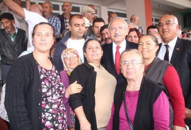 Chp Lideri Kılıçdaroğlu Menderes’in Köyünü Ziyaret Etti