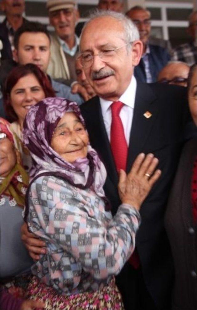 Chp Lideri Kılıçdaroğlu Menderes’in Köyünü Ziyaret Etti