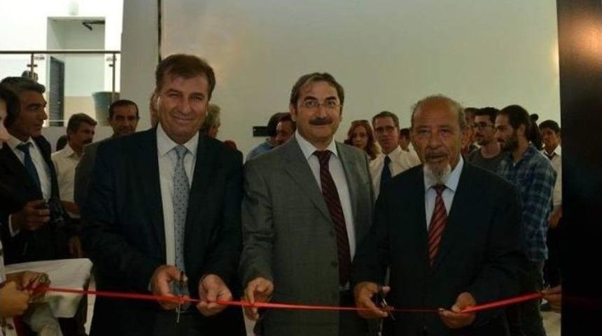 G&uuml;zel Sanatlar Fak&uuml;ltesi &Ouml;ğretim Elemanları Sergisi A&ccedil;ıldı