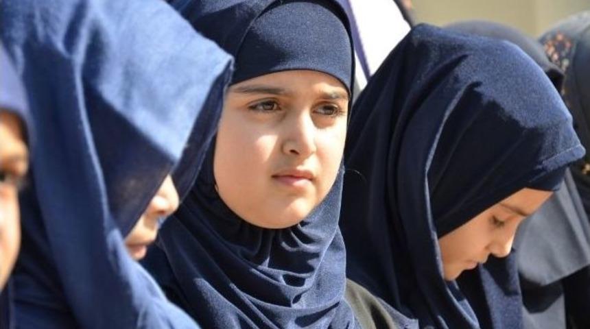 Afganistan&rsquo;da Kız &Ouml;ğrencilere Y&ouml;nelik Kur&rsquo;an Kursu A&ccedil;ıldı