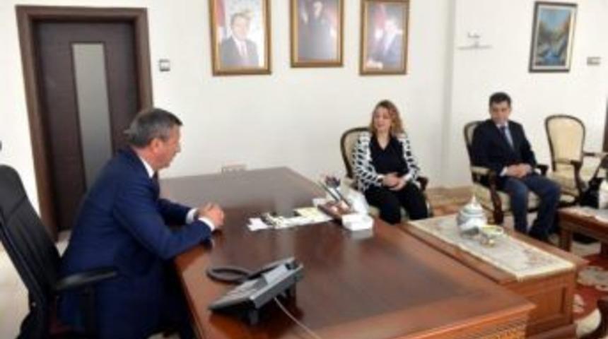 Nezaket Emine Atasoy: &Uuml;lkesini Ve Milletini Seven İnsanlarla &Ccedil;alışmak İstiyoruz