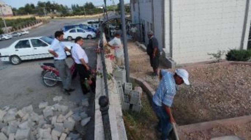 Silifke Adliye Binası Bah&ccedil;esine &Ccedil;evre D&uuml;zenlemesi