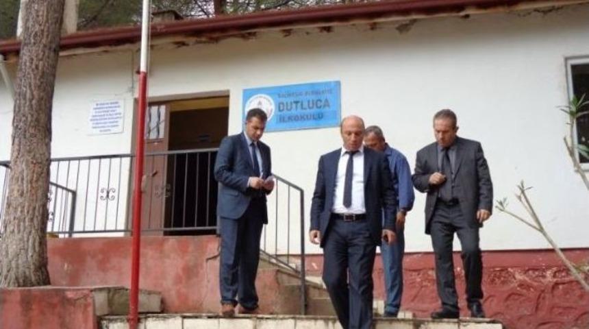 Burhaniye&rsquo;de Milli Eğitim M&uuml;d&uuml;r&uuml; Bahadır&rsquo;ın İlk K&ouml;y Okulu Ziyareti
