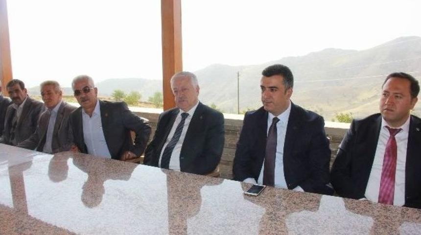 Ahmet Uzer Bin 800 Metrede Muhtarlarla Buluştu