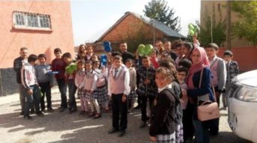 Hakk&acirc;ri&rsquo;de &Ouml;ğrencilere Hayvan Sevgisi Aşılanıyor