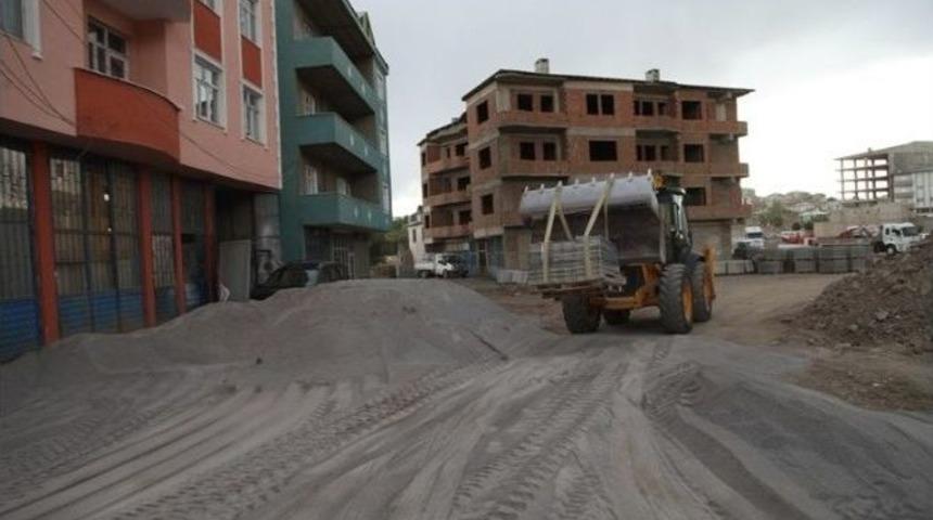 &Ouml;zalp Belediyesi&rsquo;nin Yol Yapım &Ccedil;alışmaları