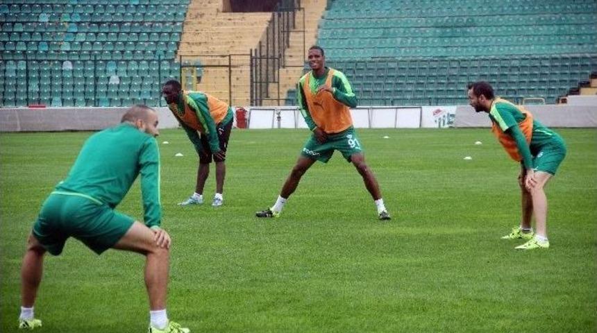 Bursaspor, Yağmur Altında &Ccedil;alıştı