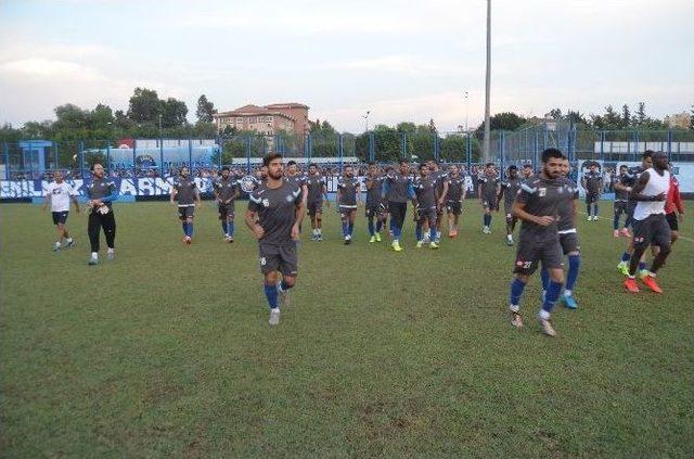 Taraftardan Adana Demirspor’a Destek