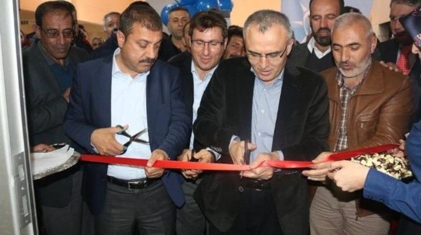 Milletvekili Naci Ağbal Gen&ccedil;lik Kolları Se&ccedil;im B&uuml;rosunu A&ccedil;tı