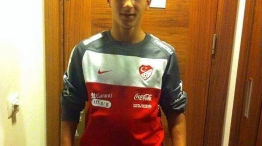 Bigaspor&rsquo;lu Gen&ccedil; Futbolcuya Milli Takım Daveti