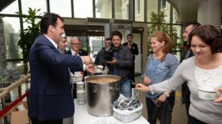 Aşureler Başkandan