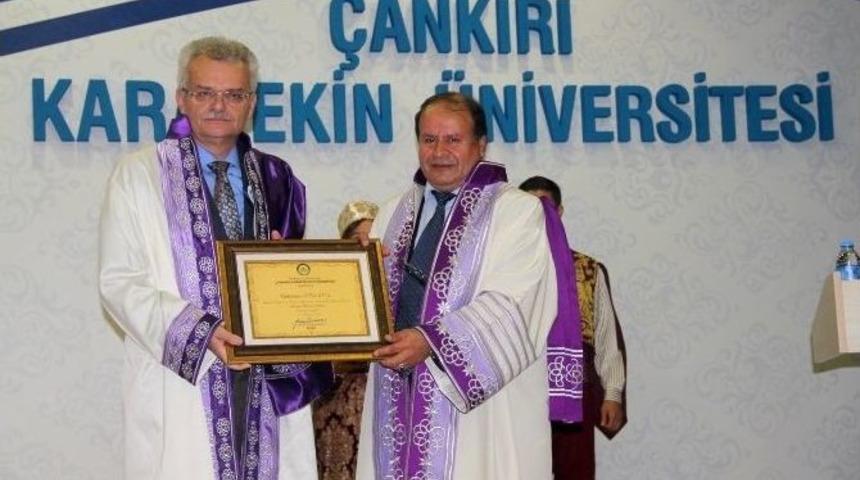 &Ccedil;ankırı Valisi Vahdettin &Ouml;zcan&rsquo;a Fahri Doktara Verildi