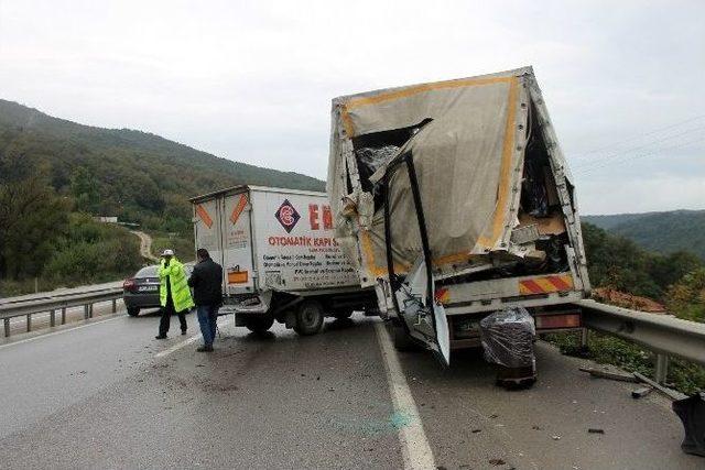 Frenleri Tutmayan Otobüs 6 Aracı Biçti: 3 Yaralı