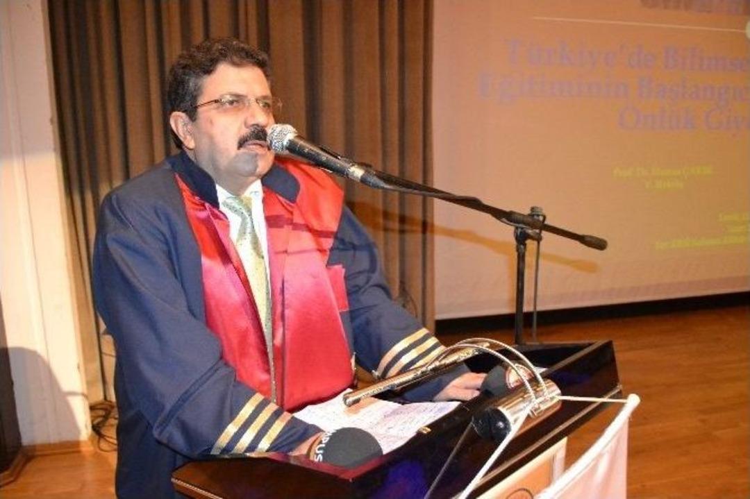 Er&uuml; Veterinerlik Fak&uuml;ltesinde &Ouml;nl&uuml;k Giydirme T&ouml;reni