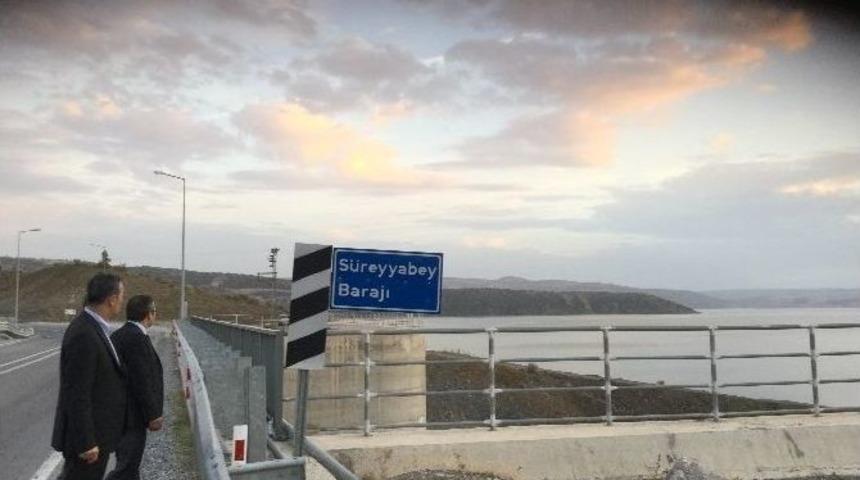 Zile&rsquo;nin Ovaları S&uuml;reyyabey Barajı&rsquo;ndan Gelecek Suyu Bekliyor