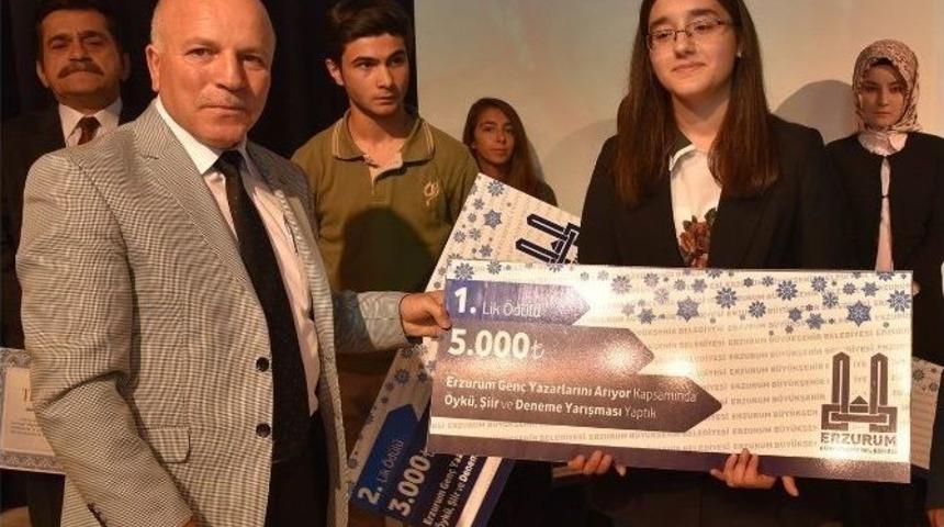 B&uuml;y&uuml;kşehir, Erzurum&rsquo;un Gen&ccedil; Yazarlarını &Ouml;d&uuml;llendirdi