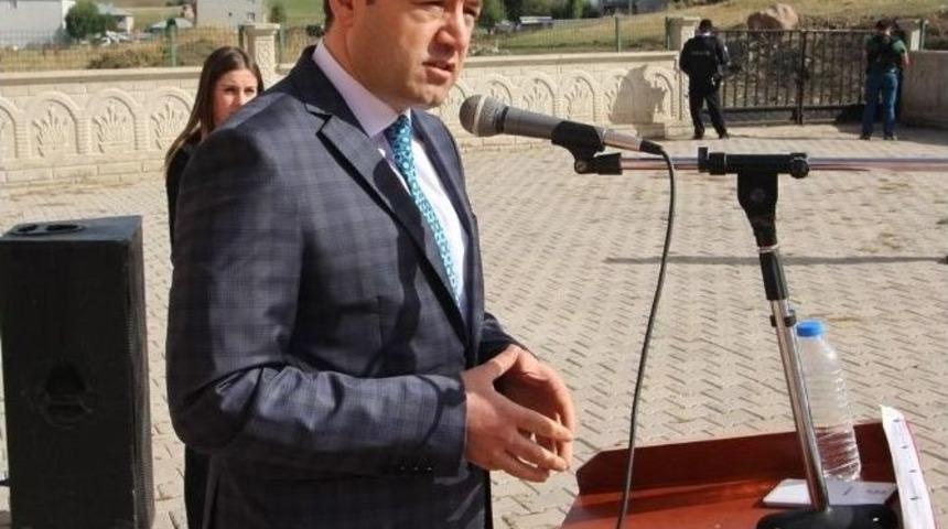 Ağrı&rsquo;da Sultan Melikşah İlkokulu Ve Sultan Alpaslan Ortaokulu&rsquo;nun A&ccedil;ılışı Yapıldı