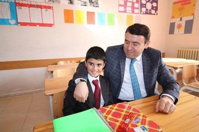 Ağrı’da Sultan Melikşah İlkokulu Ve Sultan Alpaslan Ortaokulu’nun Açılışı Yapıldı