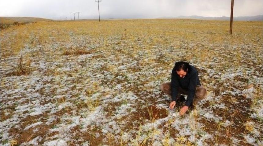 Van&rsquo;da Dolu Yağışı