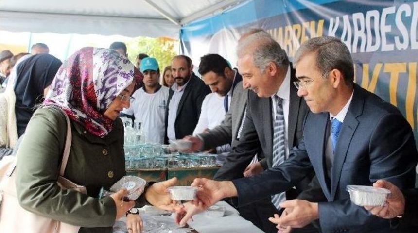Başakşehir Belediyesi&rsquo;nden 10 Bin Kişiye Aşure İkramı