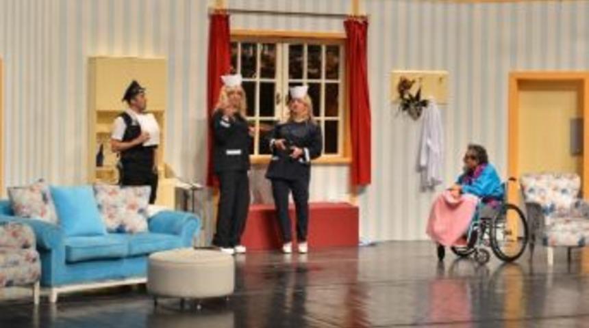 Başkent Tiyatroları Sezonu "ka&ccedil; Baba Ka&ccedil;" Adlı Oyunla A&ccedil;tı