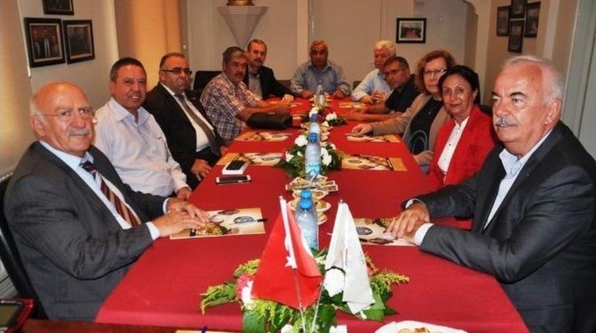 Eski Bakan Zekeriya Temizel &Ouml;demiş&rsquo;te Stk&rsquo;ları Ziyaret Etti