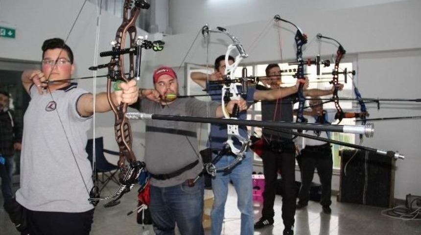 Türkiye’nin En Yaşlı Okçusu Gözünü Türkiye Şampiyonluğuna Dikti