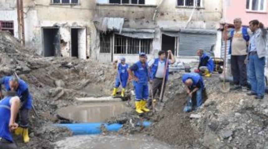 Silvan&rsquo;da İ&ccedil;me Suyu Hattı Onarılıyor